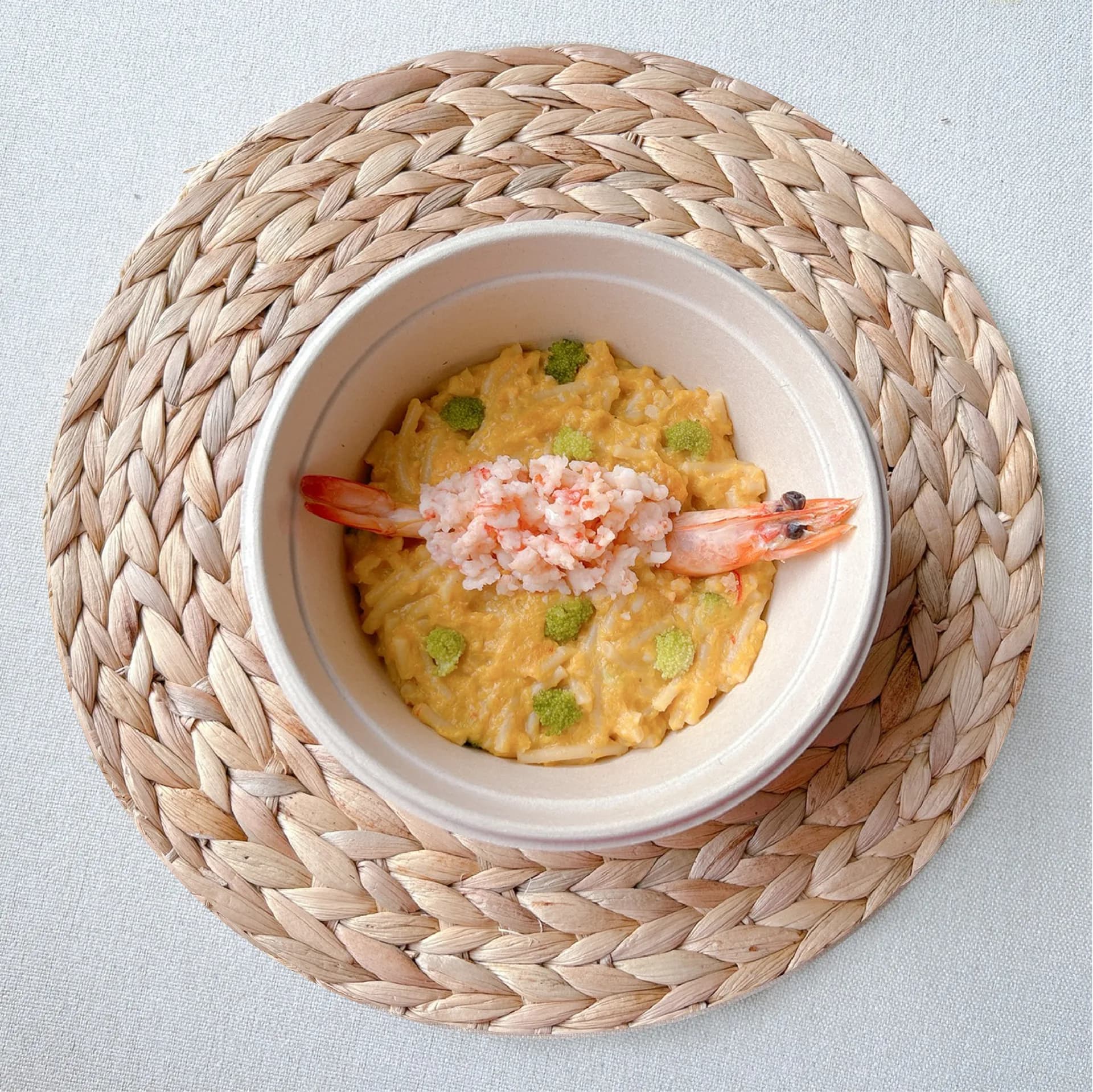 Mì spagetti Tôm tươi mix bông cải kèm sốt kem bí đỏ